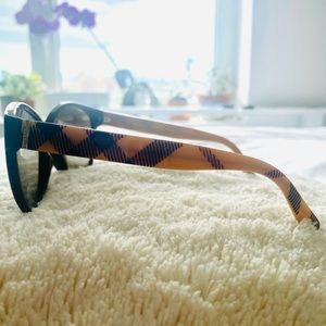 SOLD Authentic Burberry Round Sunglasses